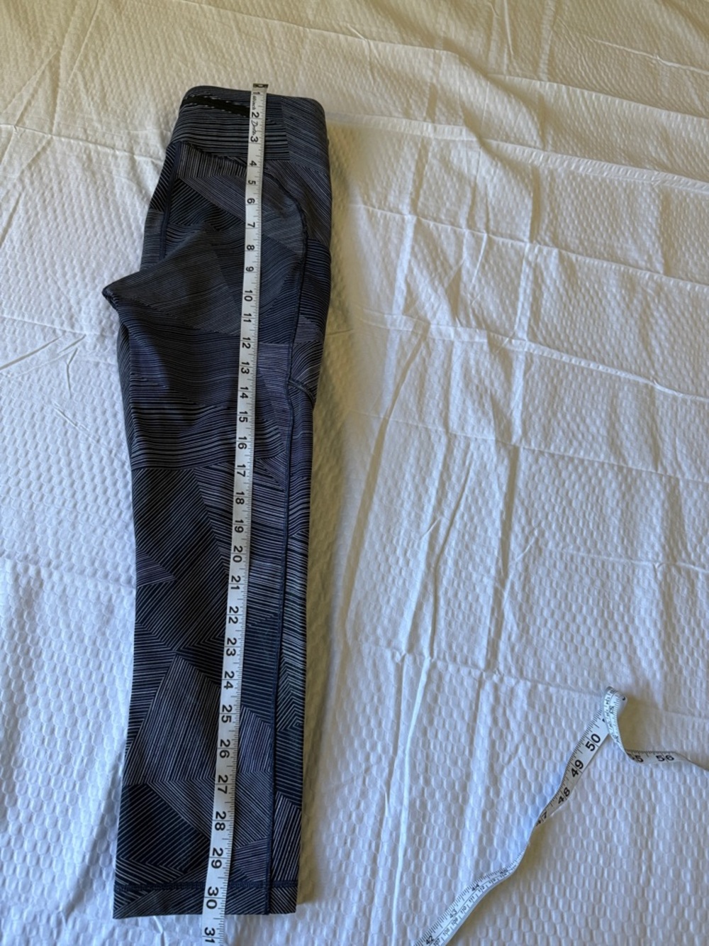 lululemon athletica Navy Geometric Cropped Leggings - Picture 9 of 11